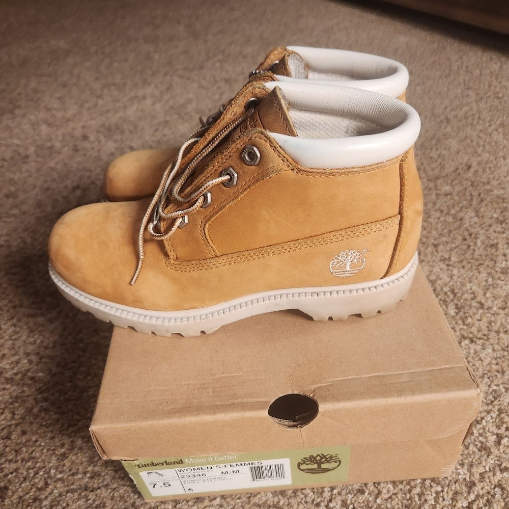 Timberland Womens Shoe Size 7.5 Nellie